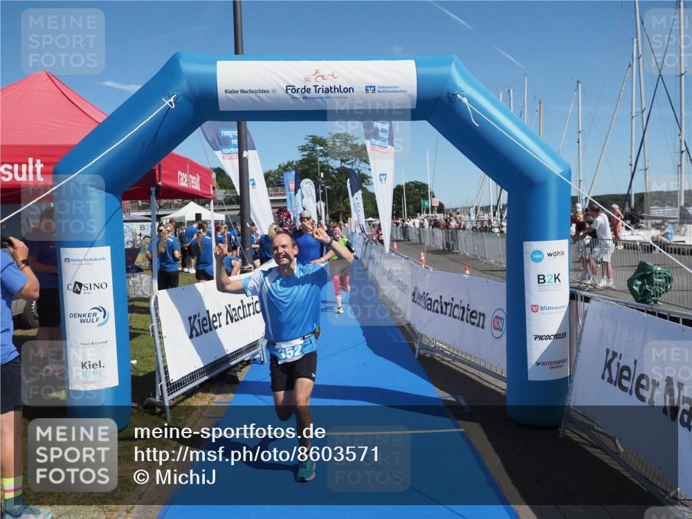 17.08.2025 - KN Förde Triathlon 2025 MichiJ http://msf.ph/oto/8603571 17.08.2025 12:20:24 Laufen 325, 352, 364, 607 meine-sportfotos.de