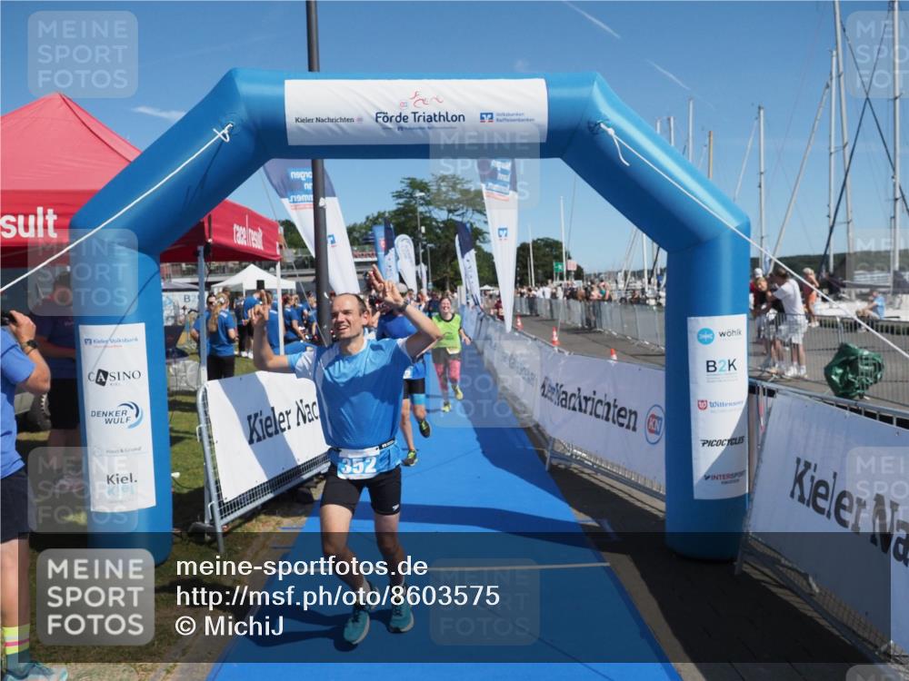 17.08.2025 - KN Förde Triathlon 2025 MichiJ http://msf.ph/oto/8603575 17.08.2025 12:20:24 Laufen 325, 352, 364, 607 meine-sportfotos.de