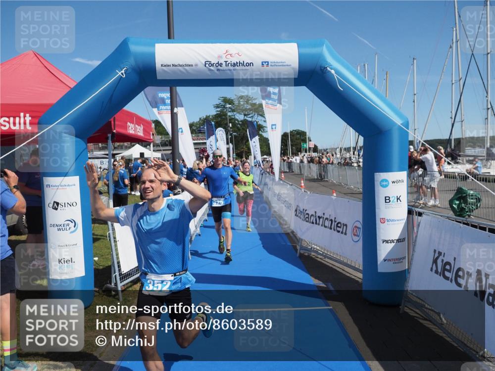17.08.2025 - KN Förde Triathlon 2025 MichiJ http://msf.ph/oto/8603589 17.08.2025 12:20:24 Laufen 325, 352, 364, 607 meine-sportfotos.de
