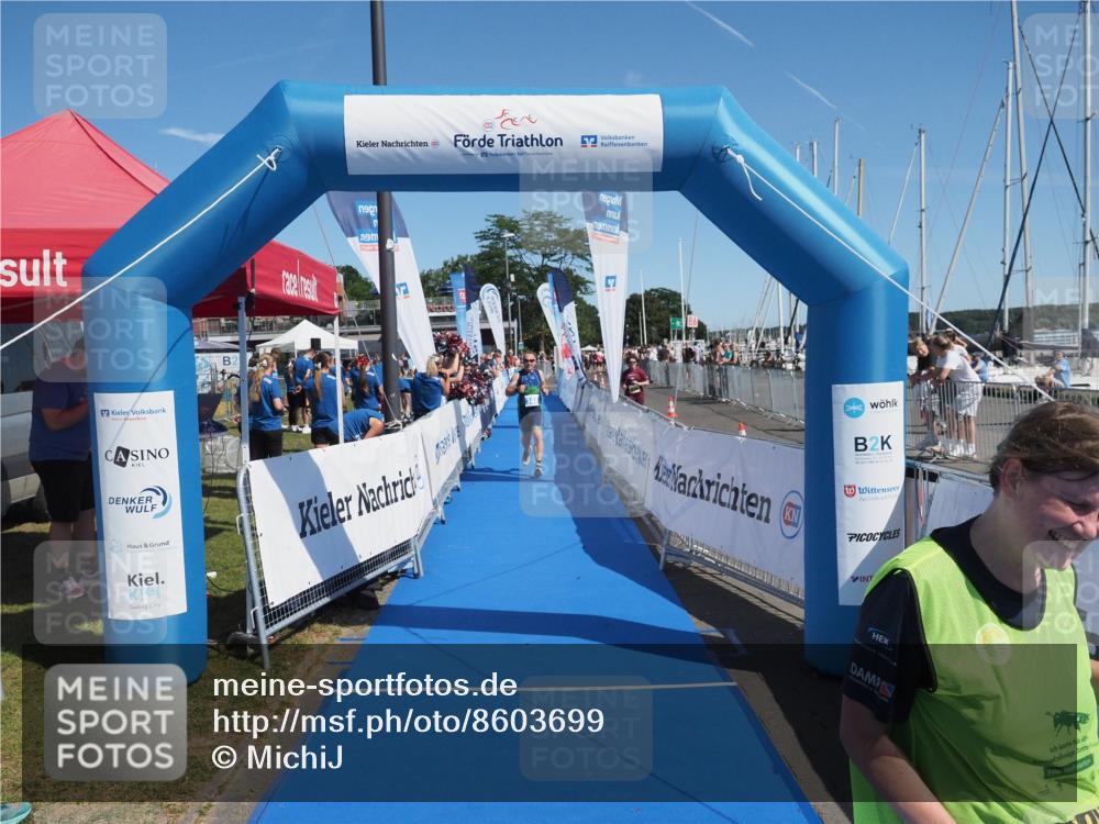 17.08.2025 - KN Förde Triathlon 2025 MichiJ http://msf.ph/oto/8603699 17.08.2025 12:20:27 Laufen 325, 348, 352, 607 meine-sportfotos.de