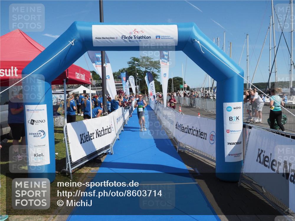 17.08.2025 - KN Förde Triathlon 2025 MichiJ http://msf.ph/oto/8603714 17.08.2025 12:20:27 Laufen 325, 348, 352, 607 meine-sportfotos.de