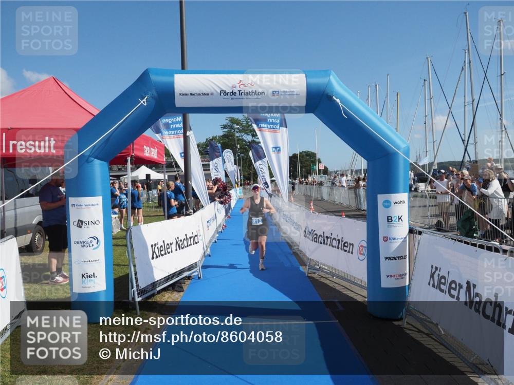 17.08.2025 - KN Förde Triathlon 2025 MichiJ http://msf.ph/oto/8604058 17.08.2025 11:00:16 Laufen 213 meine-sportfotos.de
