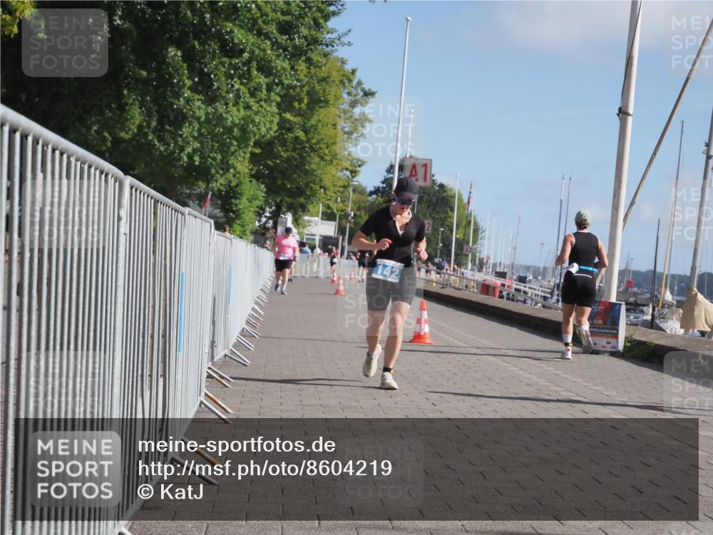 17.08.2025 - KN Förde Triathlon 2025 KatJ http://msf.ph/oto/8604219 17.08.2025 10:27:17 Laufen 130, 142 meine-sportfotos.de