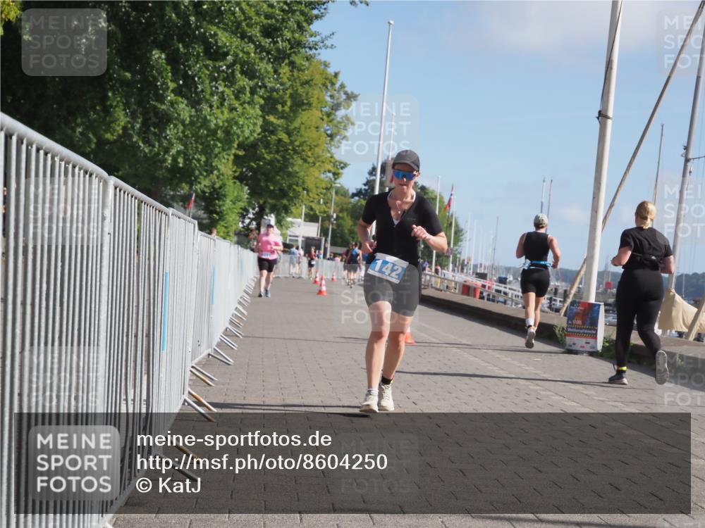 17.08.2025 - KN Förde Triathlon 2025 KatJ http://msf.ph/oto/8604250 17.08.2025 10:27:19 Laufen 130, 142 meine-sportfotos.de