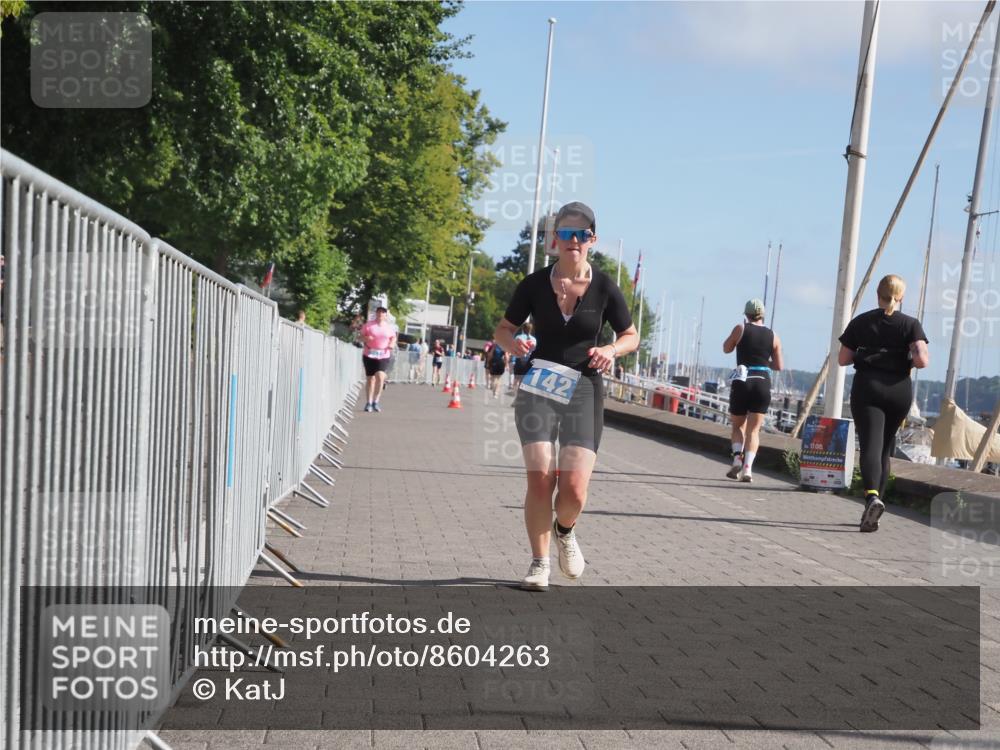 17.08.2025 - KN Förde Triathlon 2025 KatJ http://msf.ph/oto/8604263 17.08.2025 10:27:19 Laufen 130, 142 meine-sportfotos.de
