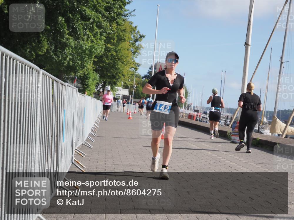 17.08.2025 - KN Förde Triathlon 2025 KatJ http://msf.ph/oto/8604275 17.08.2025 10:27:19 Laufen 130, 142 meine-sportfotos.de