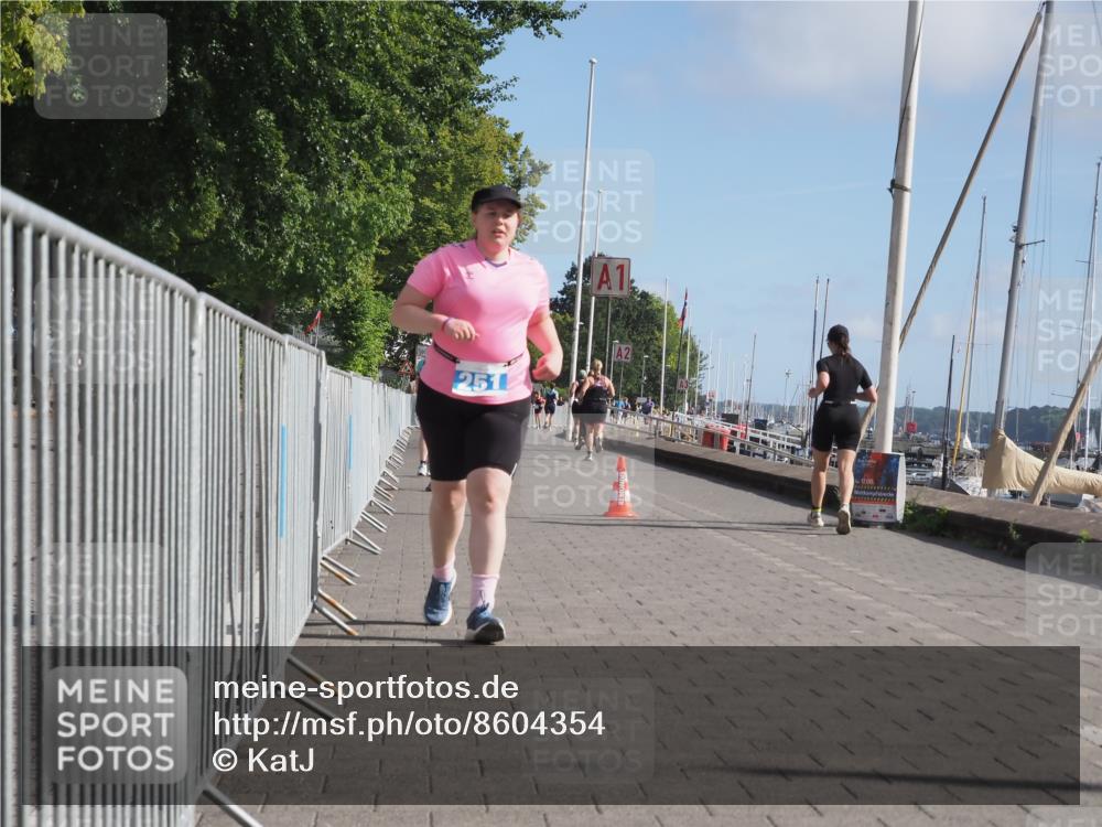 17.08.2025 - KN Förde Triathlon 2025 KatJ http://msf.ph/oto/8604354 17.08.2025 10:27:31 Laufen 131, 251 meine-sportfotos.de