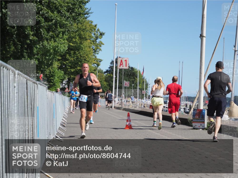 17.08.2025 - KN Förde Triathlon 2025 KatJ http://msf.ph/oto/8604744 17.08.2025 11:57:59 Laufen 282, 604 meine-sportfotos.de