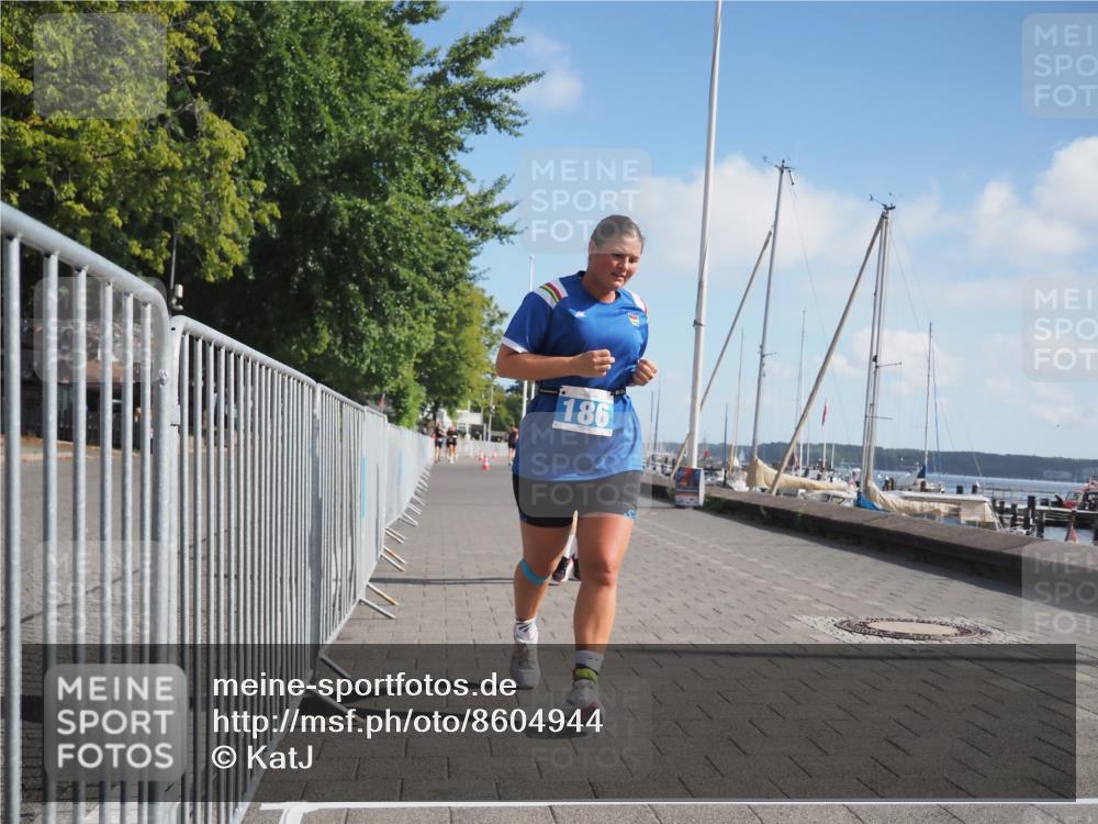 17.08.2025 - KN Förde Triathlon 2025 KatJ http://msf.ph/oto/8604944 17.08.2025 10:28:19 Laufen 174, 186 meine-sportfotos.de