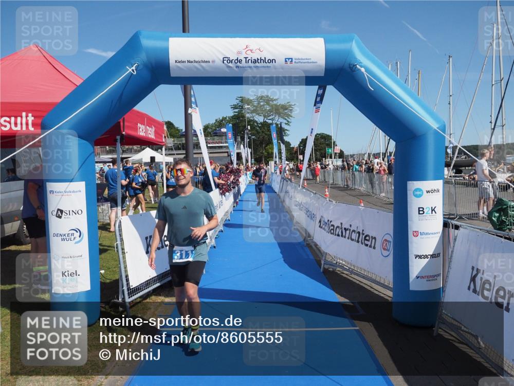 17.08.2025 - KN Förde Triathlon 2025 MichiJ http://msf.ph/oto/8605555 17.08.2025 12:22:06 Laufen 311, 334 meine-sportfotos.de