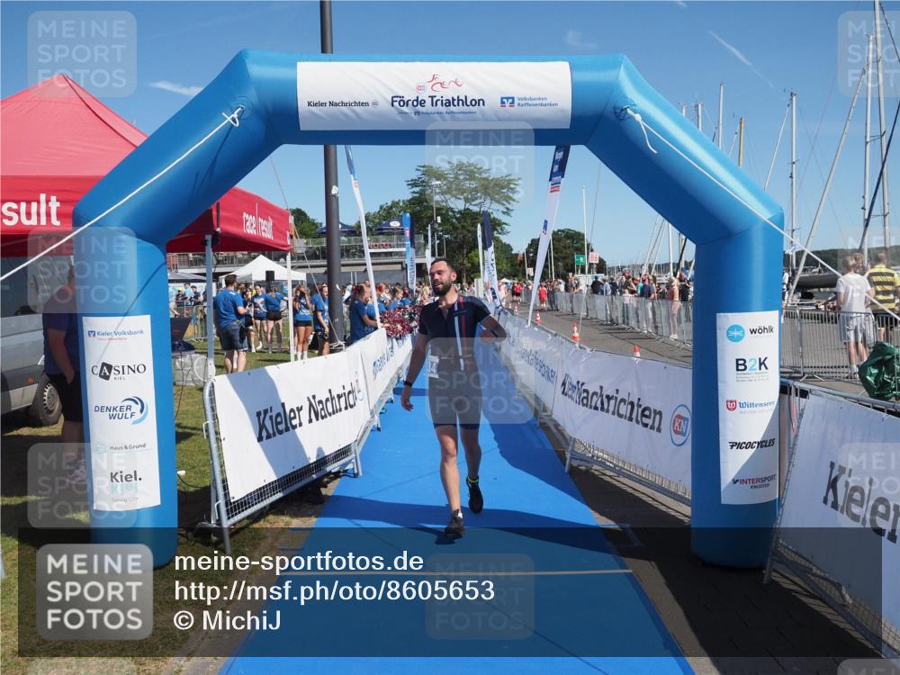 17.08.2025 - KN Förde Triathlon 2025 MichiJ http://msf.ph/oto/8605653 17.08.2025 12:22:10 Laufen 311, 334 meine-sportfotos.de