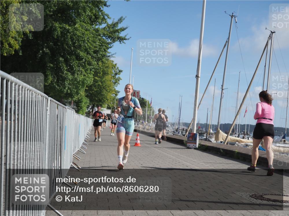 17.08.2025 - KN Förde Triathlon 2025 KatJ http://msf.ph/oto/8606280 17.08.2025 10:31:08 Laufen 216, 231 meine-sportfotos.de
