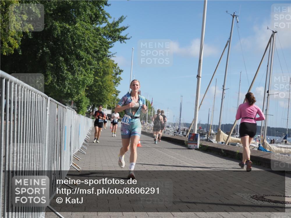 17.08.2025 - KN Förde Triathlon 2025 KatJ http://msf.ph/oto/8606291 17.08.2025 10:31:08 Laufen 216, 231 meine-sportfotos.de