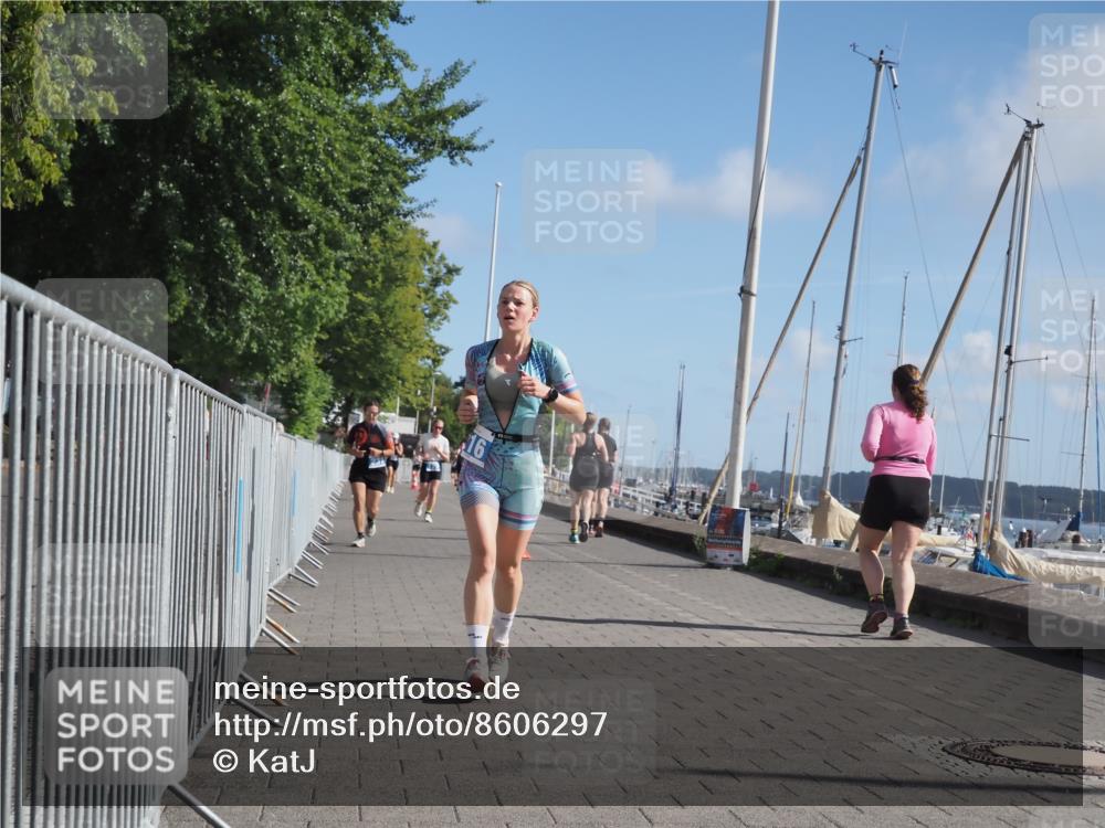 17.08.2025 - KN Förde Triathlon 2025 KatJ http://msf.ph/oto/8606297 17.08.2025 10:31:09 Laufen 216, 231 meine-sportfotos.de