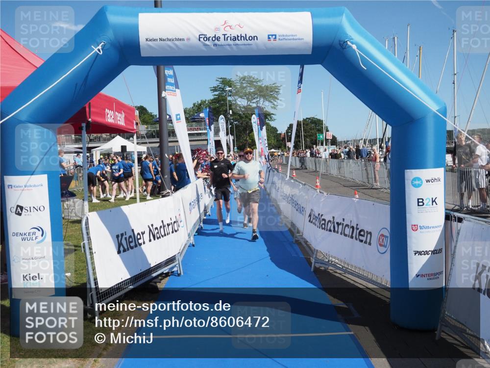 17.08.2025 - KN Förde Triathlon 2025 MichiJ http://msf.ph/oto/8606472 17.08.2025 12:23:23 Laufen 382, 613 meine-sportfotos.de