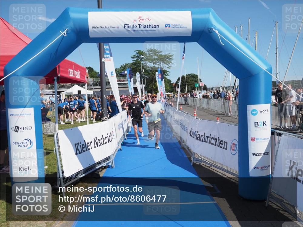 17.08.2025 - KN Förde Triathlon 2025 MichiJ http://msf.ph/oto/8606477 17.08.2025 12:23:23 Laufen 382, 613 meine-sportfotos.de