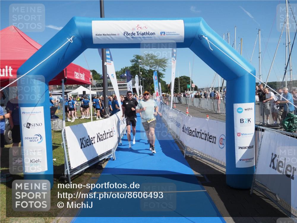 17.08.2025 - KN Förde Triathlon 2025 MichiJ http://msf.ph/oto/8606493 17.08.2025 12:23:23 Laufen 382, 613 meine-sportfotos.de