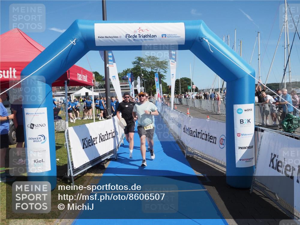 17.08.2025 - KN Förde Triathlon 2025 MichiJ http://msf.ph/oto/8606507 17.08.2025 12:23:24 Laufen 382, 613 meine-sportfotos.de