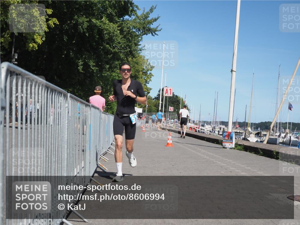 17.08.2025 - KN Förde Triathlon 2025 KatJ http://msf.ph/oto/8606994 17.08.2025 13:51:12 Laufen 395, 517 meine-sportfotos.de