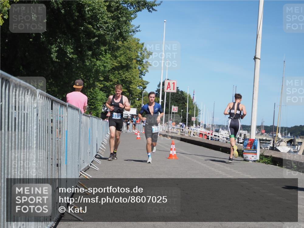 17.08.2025 - KN Förde Triathlon 2025 KatJ http://msf.ph/oto/8607025 17.08.2025 13:51:18 Laufen 498, 520 meine-sportfotos.de