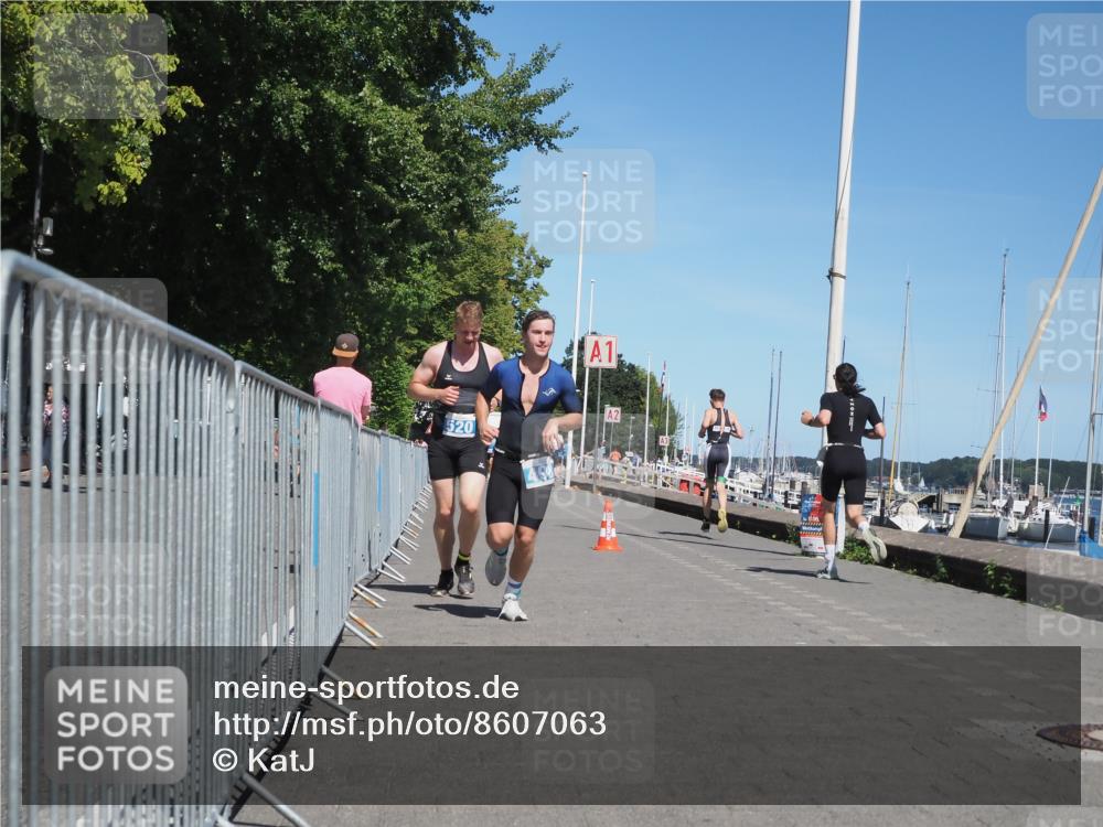 17.08.2025 - KN Förde Triathlon 2025 KatJ http://msf.ph/oto/8607063 17.08.2025 13:51:20 Laufen 498, 520 meine-sportfotos.de