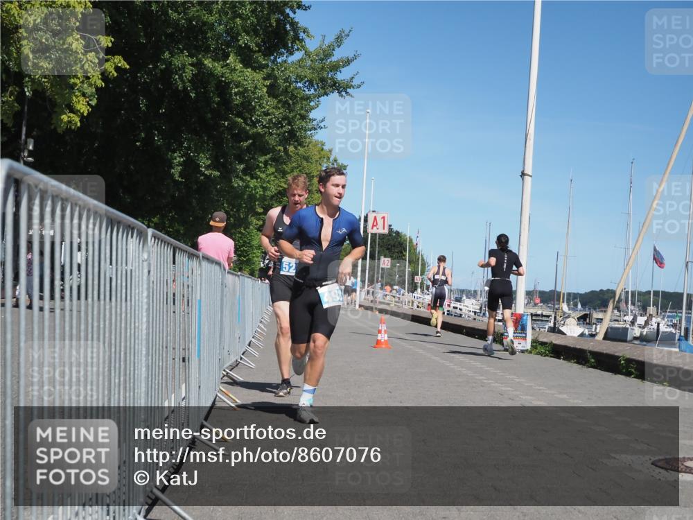 17.08.2025 - KN Förde Triathlon 2025 KatJ http://msf.ph/oto/8607076 17.08.2025 13:51:21 Laufen 498, 520 meine-sportfotos.de