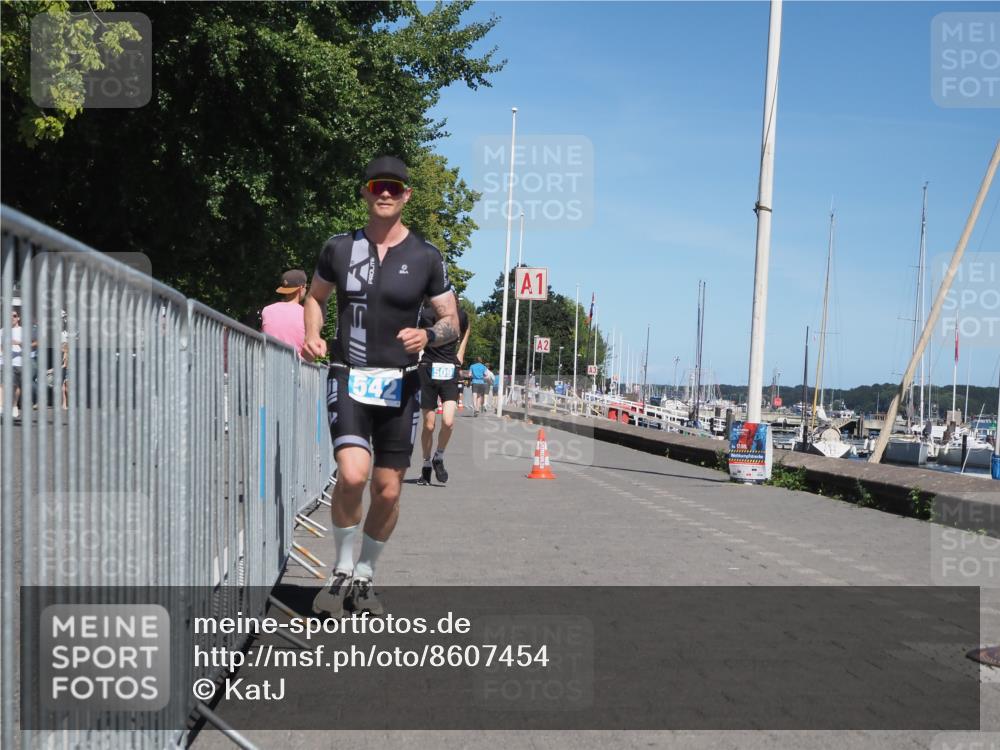 17.08.2025 - KN Förde Triathlon 2025 KatJ http://msf.ph/oto/8607454 17.08.2025 13:52:46 Laufen 509, 542 meine-sportfotos.de