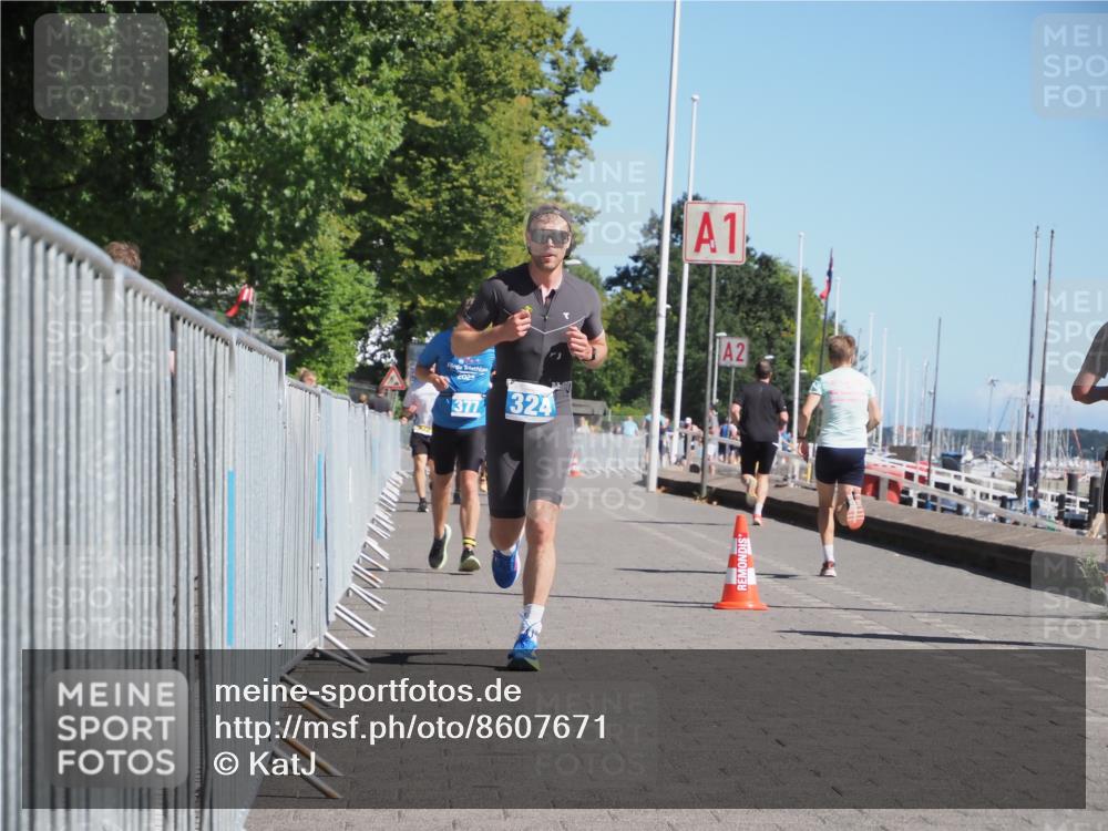 17.08.2025 - KN Förde Triathlon 2025 KatJ http://msf.ph/oto/8607671 17.08.2025 12:01:02 Laufen 324, 377 meine-sportfotos.de