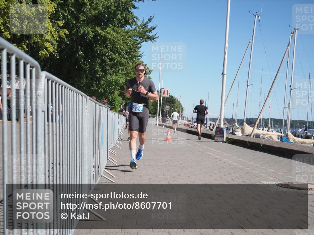 17.08.2025 - KN Förde Triathlon 2025 KatJ http://msf.ph/oto/8607701 17.08.2025 12:01:04 Laufen 324, 377 meine-sportfotos.de