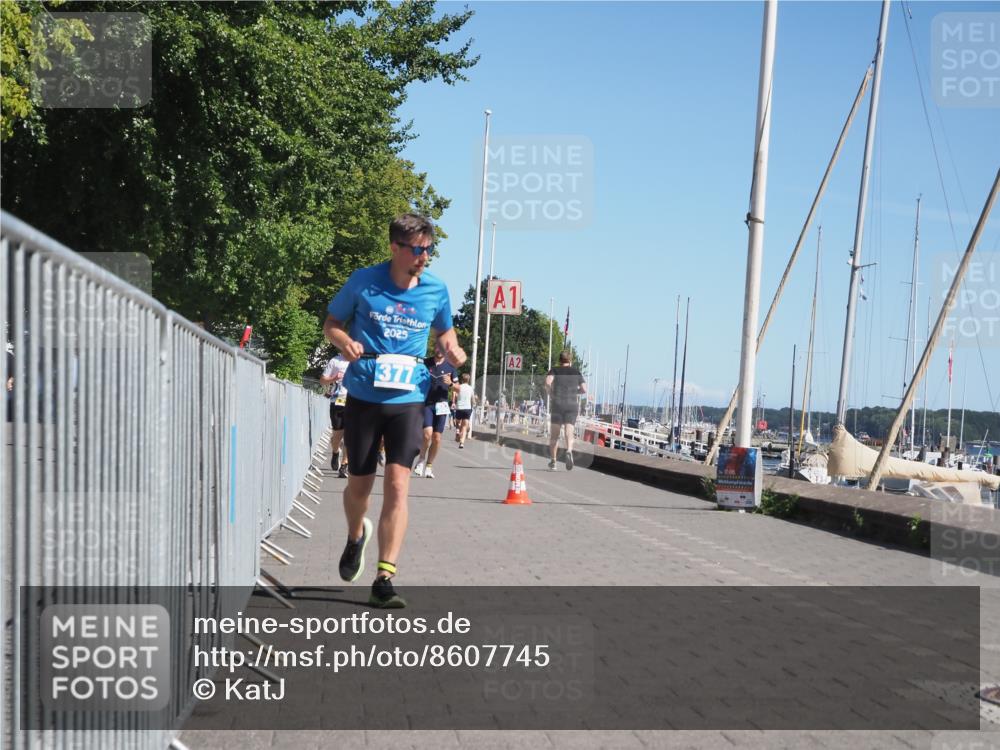 17.08.2025 - KN Förde Triathlon 2025 KatJ http://msf.ph/oto/8607745 17.08.2025 12:01:08 Laufen 284, 300, 324, 377, 632 meine-sportfotos.de
