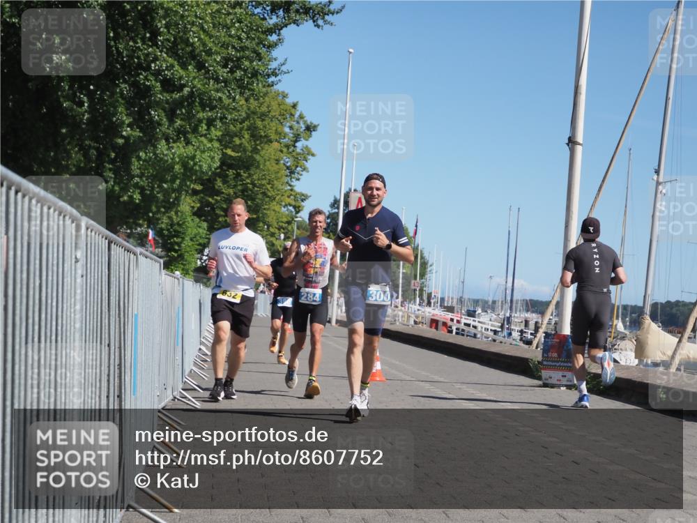 17.08.2025 - KN Förde Triathlon 2025 KatJ http://msf.ph/oto/8607752 17.08.2025 12:01:12 Laufen 284, 300, 318, 377, 390, 632 meine-sportfotos.de