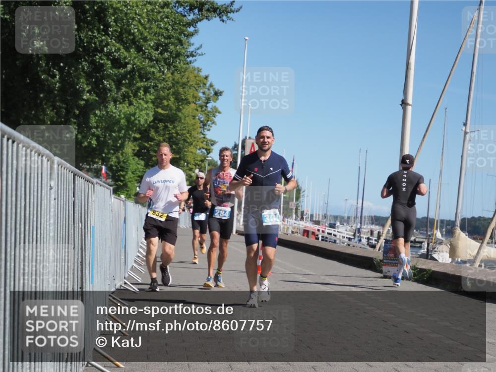 17.08.2025 - KN Förde Triathlon 2025 KatJ http://msf.ph/oto/8607757 17.08.2025 12:01:12 Laufen 284, 300, 318, 377, 390, 632 meine-sportfotos.de