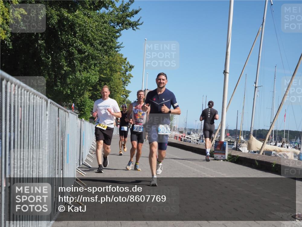 17.08.2025 - KN Förde Triathlon 2025 KatJ http://msf.ph/oto/8607769 17.08.2025 12:01:12 Laufen 284, 300, 318, 377, 390, 632 meine-sportfotos.de