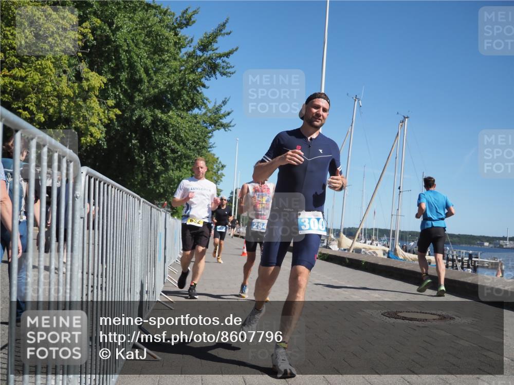 17.08.2025 - KN Förde Triathlon 2025 KatJ http://msf.ph/oto/8607796 17.08.2025 12:01:14 Laufen 284, 300, 318, 390, 632 meine-sportfotos.de