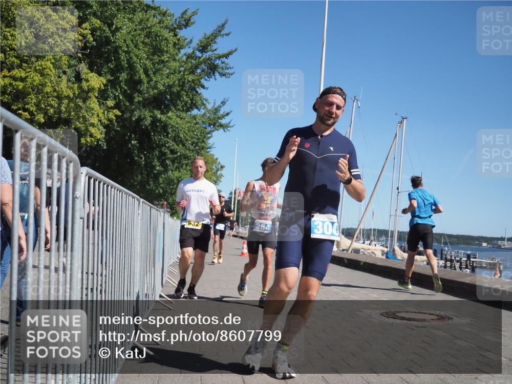 17.08.2025 - KN Förde Triathlon 2025 KatJ http://msf.ph/oto/8607799 17.08.2025 12:01:14 Laufen 284, 300, 318, 390, 632 meine-sportfotos.de