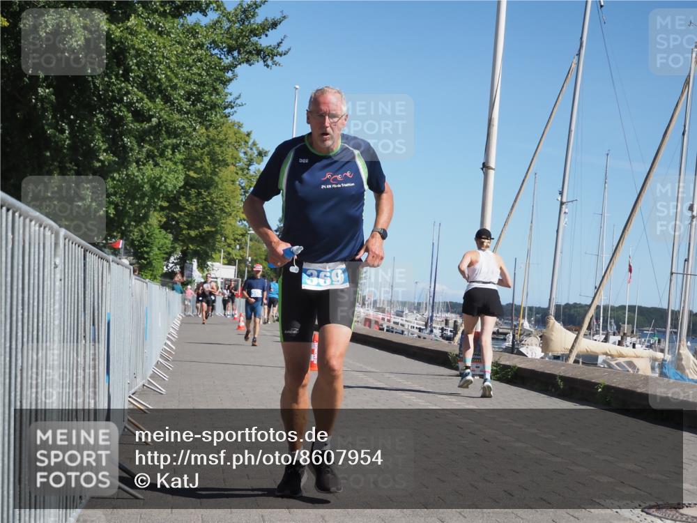 17.08.2025 - KN Förde Triathlon 2025 KatJ http://msf.ph/oto/8607954 17.08.2025 12:01:32 Laufen 359, 369 meine-sportfotos.de