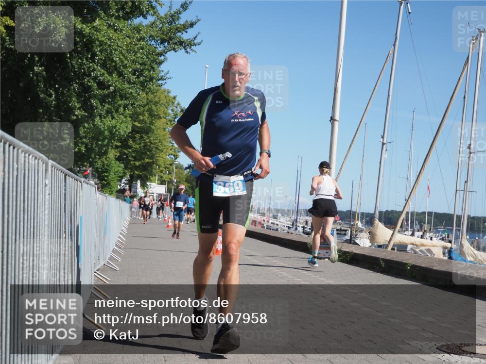 17.08.2025 - KN Förde Triathlon 2025 KatJ http://msf.ph/oto/8607958 17.08.2025 12:01:32 Laufen 359, 369 meine-sportfotos.de