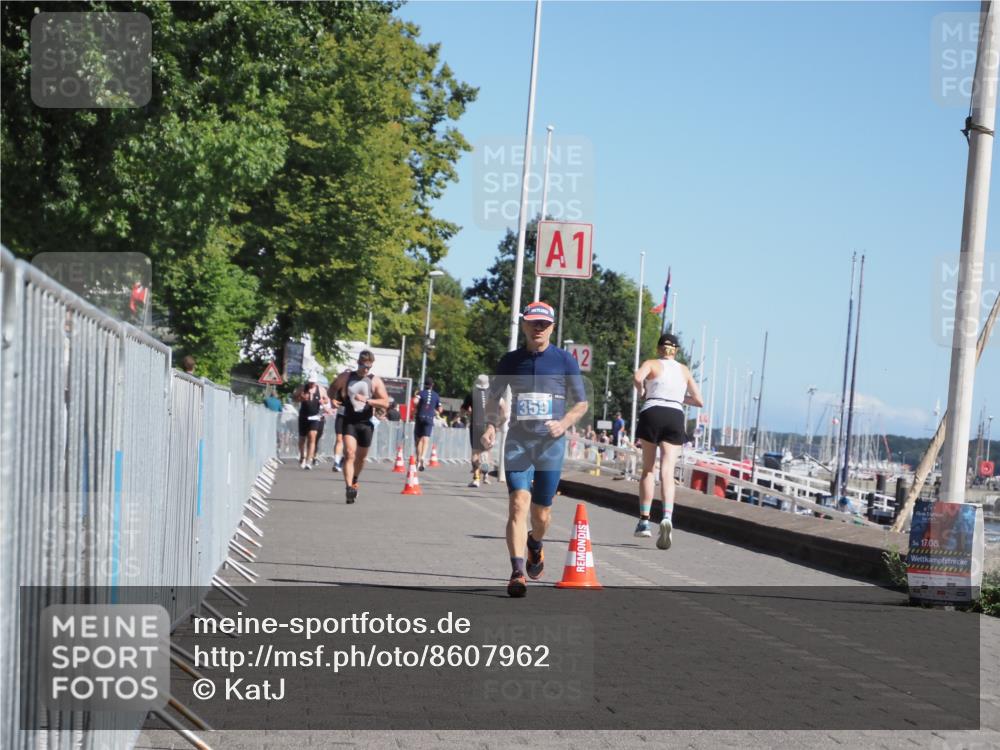 17.08.2025 - KN Förde Triathlon 2025 KatJ http://msf.ph/oto/8607962 17.08.2025 12:01:35 Laufen 359, 369 meine-sportfotos.de