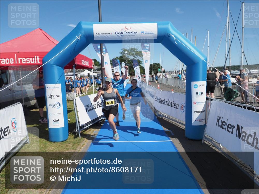 17.08.2025 - KN Förde Triathlon 2025 MichiJ http://msf.ph/oto/8608171 17.08.2025 12:26:38 Laufen 619 meine-sportfotos.de