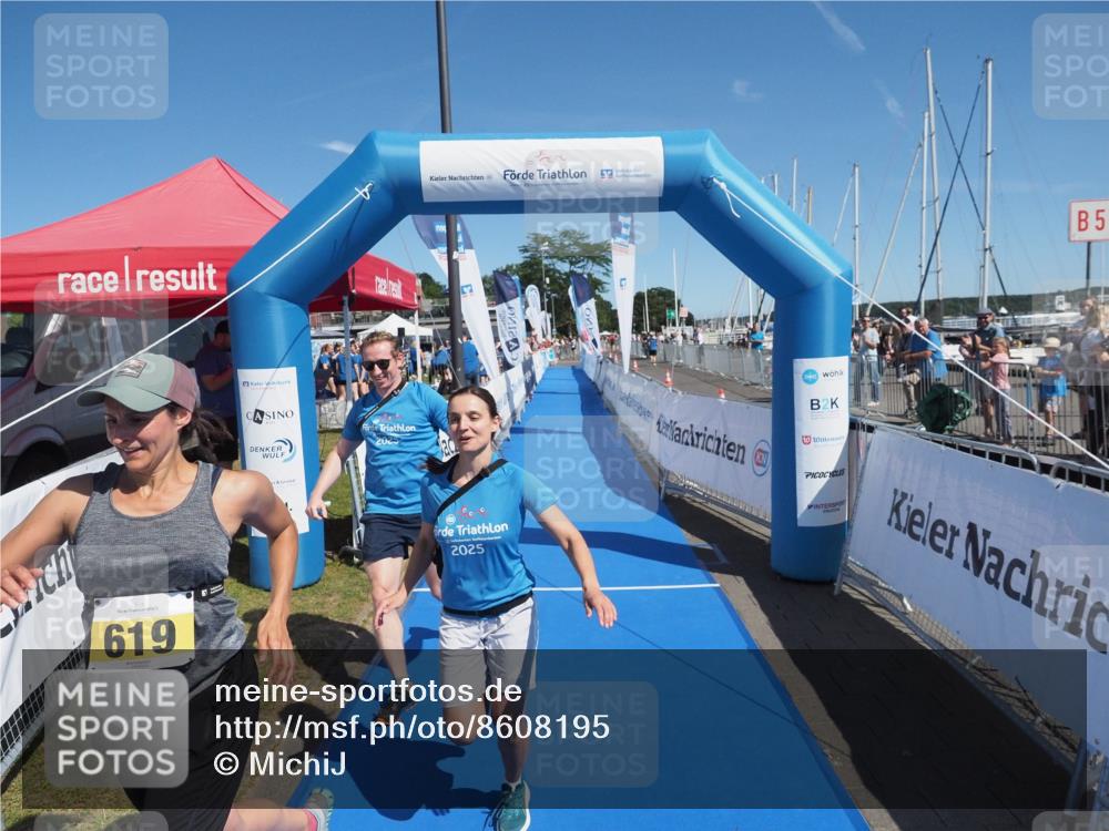 17.08.2025 - KN Förde Triathlon 2025 MichiJ http://msf.ph/oto/8608195 17.08.2025 12:26:39 Laufen 619 meine-sportfotos.de