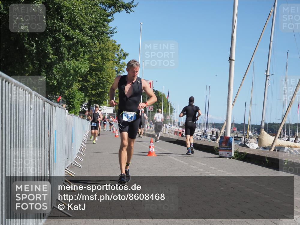 17.08.2025 - KN Förde Triathlon 2025 KatJ http://msf.ph/oto/8608468 17.08.2025 12:02:21 Laufen 312, 327 meine-sportfotos.de