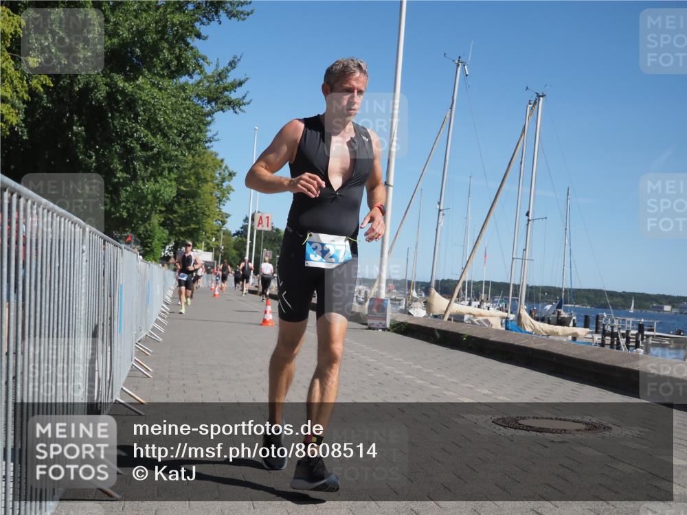 17.08.2025 - KN Förde Triathlon 2025 KatJ http://msf.ph/oto/8608514 17.08.2025 12:02:23 Laufen 312, 327 meine-sportfotos.de