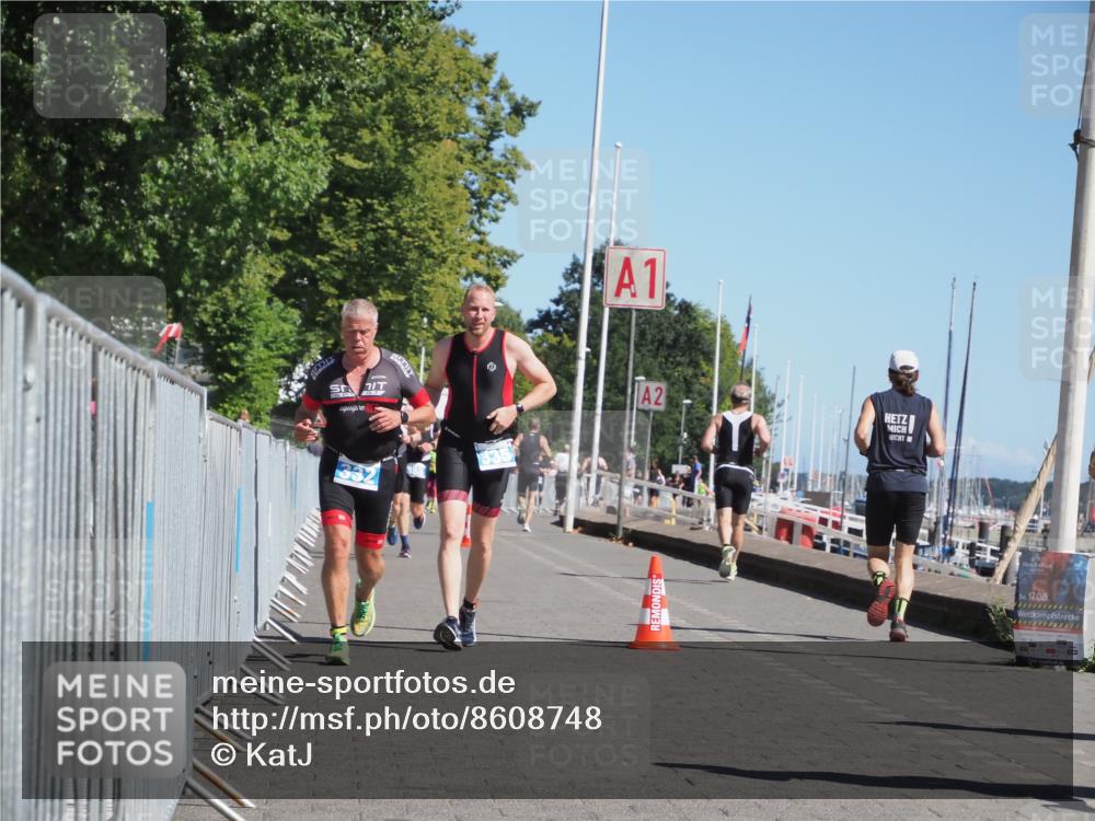 17.08.2025 - KN Förde Triathlon 2025 KatJ http://msf.ph/oto/8608748 17.08.2025 12:02:43 Laufen 332, 335 meine-sportfotos.de