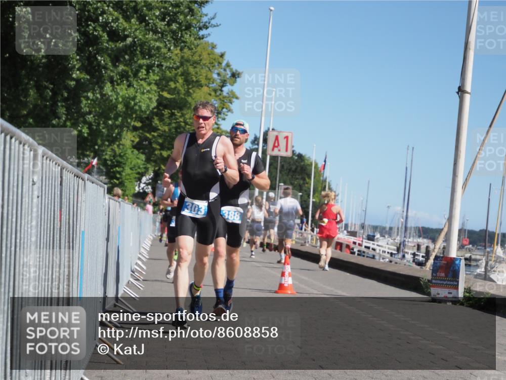 17.08.2025 - KN Förde Triathlon 2025 KatJ http://msf.ph/oto/8608858 17.08.2025 12:02:50 Laufen 303, 332, 335, 351 meine-sportfotos.de