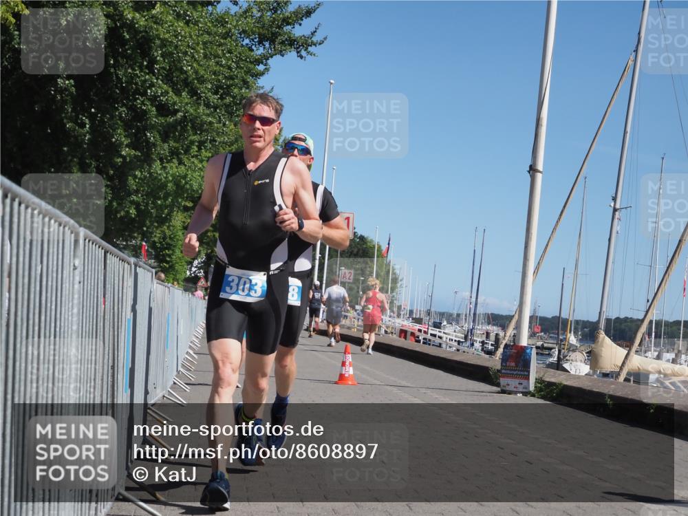 17.08.2025 - KN Förde Triathlon 2025 KatJ http://msf.ph/oto/8608897 17.08.2025 12:02:52 Laufen 303, 351 meine-sportfotos.de