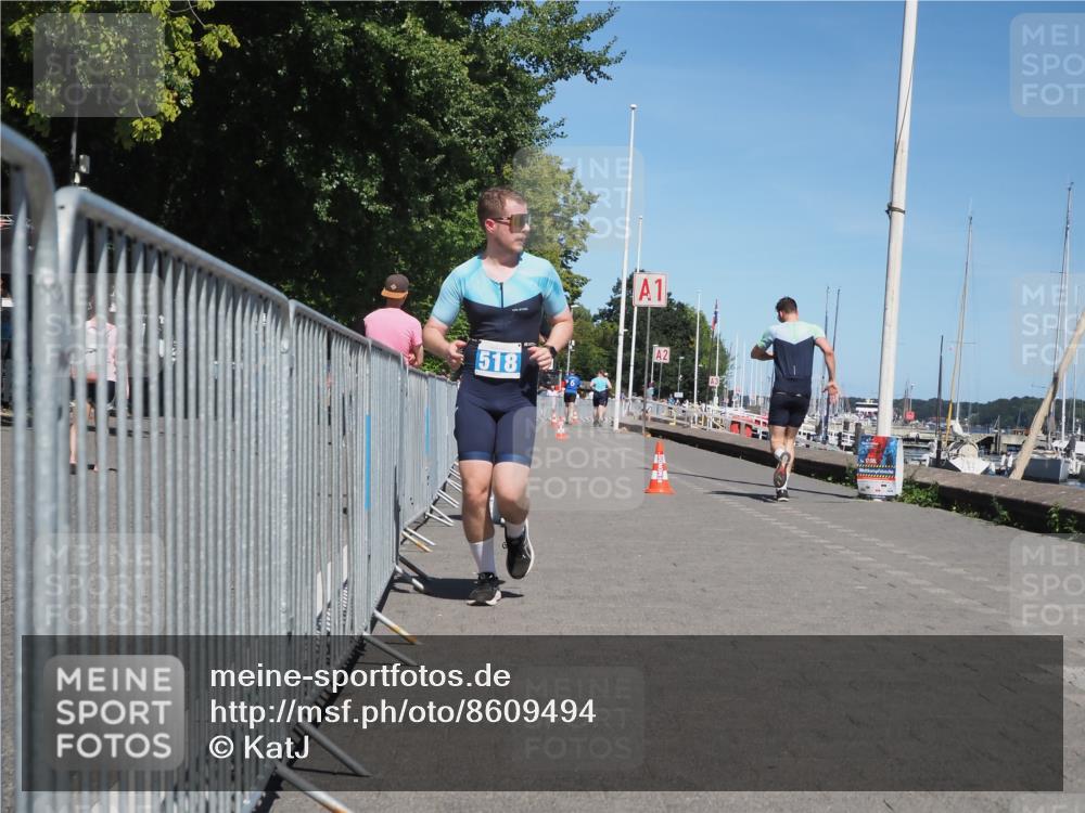 17.08.2025 - KN Förde Triathlon 2025 KatJ http://msf.ph/oto/8609494 17.08.2025 14:00:20 Laufen 517, 518 meine-sportfotos.de