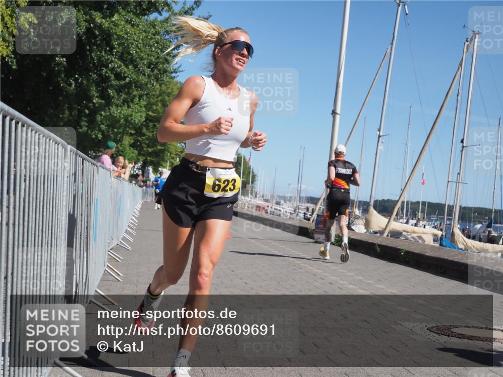 17.08.2025 - KN Förde Triathlon 2025 KatJ http://msf.ph/oto/8609691 17.08.2025 12:04:15 Laufen 623 meine-sportfotos.de