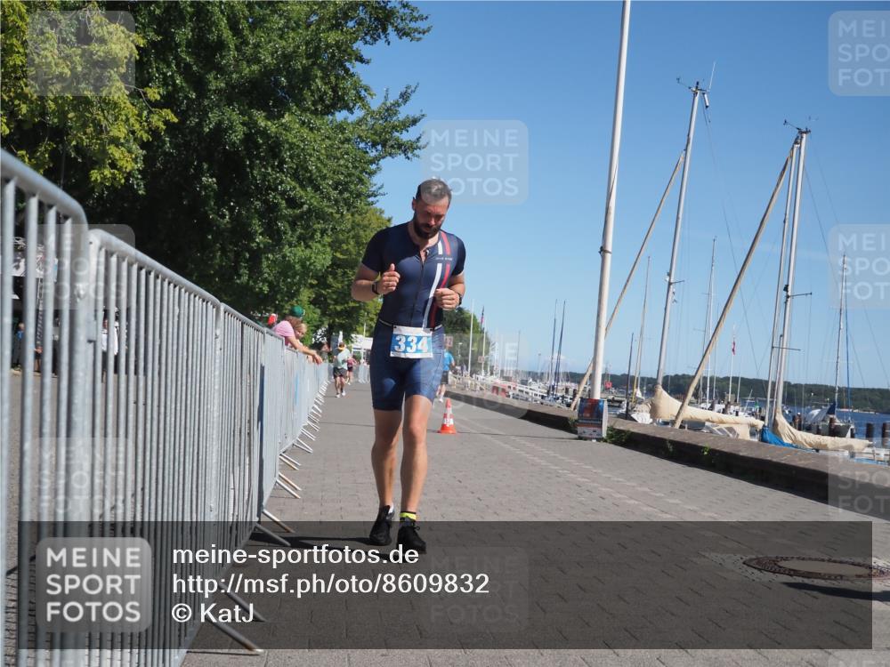 17.08.2025 - KN Förde Triathlon 2025 KatJ http://msf.ph/oto/8609832 17.08.2025 12:04:43 Laufen 330, 334 meine-sportfotos.de
