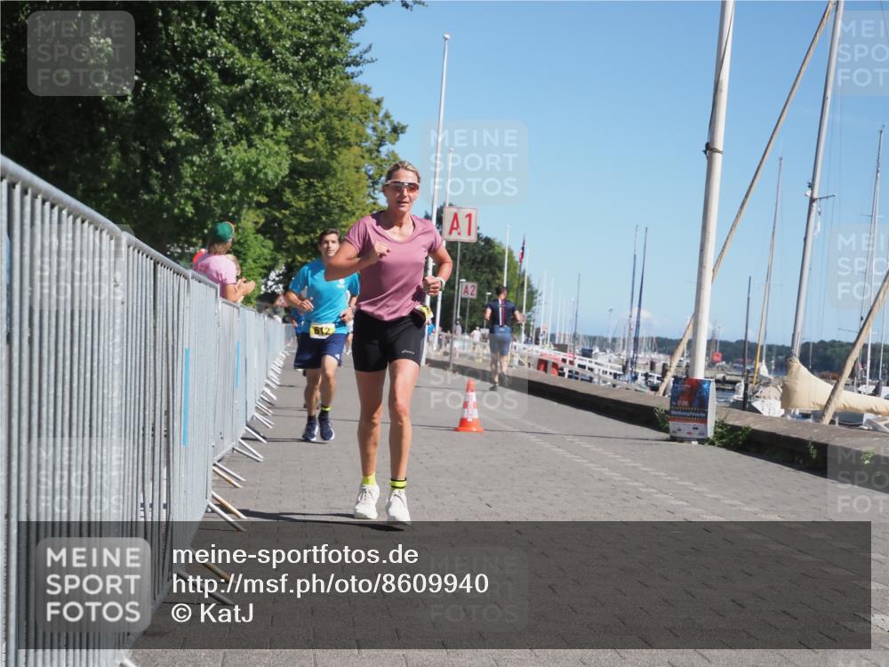 17.08.2025 - KN Förde Triathlon 2025 KatJ http://msf.ph/oto/8609940 17.08.2025 12:05:01 Laufen 297, 612, 613, 618 meine-sportfotos.de