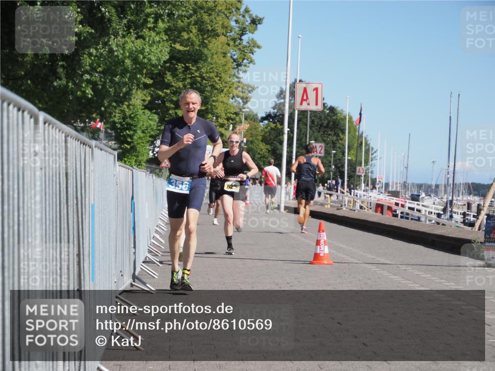 17.08.2025 - KN Förde Triathlon 2025 KatJ http://msf.ph/oto/8610569 17.08.2025 12:06:33 Laufen 356, 625, 630 meine-sportfotos.de